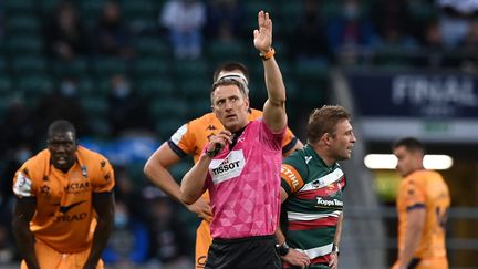 L'arbitre irlandais Andrew Brace lors de la finale de la Challenge Cup entre Leicester et Montpellier, le 21 mai 2021 à Twickenham. (GLYN KIRK / AFP)