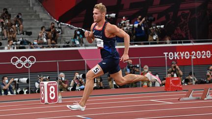 Le Français Kevin Mayer lors du 400 m de l'épreuve de décathlon des Jeux olympiques de Tokyo.&nbsp; (ANDREJ ISAKOVIC / AFP)