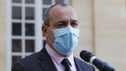 Le secrétaire général de la CFDT, Laurent Berger, lors d'un point presse devant Matignon, à Paris, le 26 octobre 2020. (GEOFFROY VAN DER HASSELT / AFP)