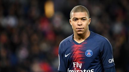 Kylian MBappe, désormais champion du monde, va fouler les pelouses de Ligue 1.&nbsp; (FRANCK FIFE / AFP)