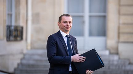 Le ministre du Travail Olivier Dussopt à la sortie du Conseil des ministres, à l'Elysée, le 8 février 2023. (XOSE BOUZAS / HANS LUCAS / AFP)