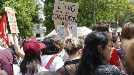 Demonstration in favor of the right to abortion, in Paris on June 26, 2022 (S?BASTIEN MUYLAERT / MAXPPP)