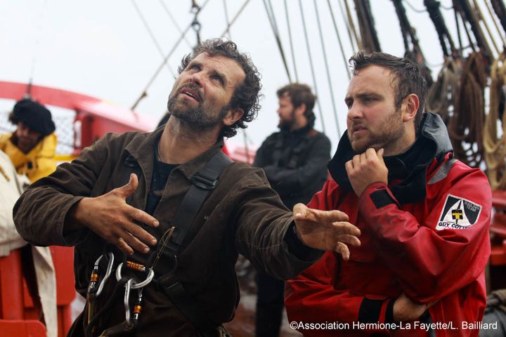 &nbsp; (A gauche, le bosco suédois de l'Hermione, Jens Langert, sur le pont de la frégate.  © Association Hermione-La Fayette)