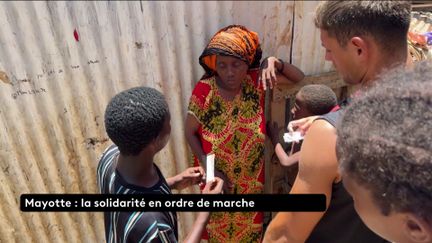 Emmanuel Macron avait promis une loi spéciale pour reconstruire Mayotte. Manuel Valls, le ministre des Outre-Mers, annonce que le texte devrait être présenté en Conseil des ministres le 3 janvier. En attendant, les Mahorais se mobilisent plus que jamais.