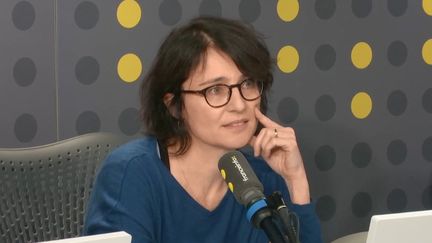 La réalisatrice Emilie Lançon,&nbsp;invitée d'"Info médias", le 13 décembre 2019. (FRANCEINFO)