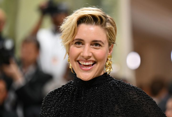 La réalisatrice et actrice américaine Greta Gerwig au Met Gala 2024 au Metropolitan Museum of Art, à New York, le 6 mai 2024. (ANGELA WEISS / AFP)