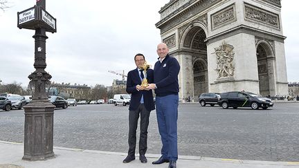 Pascal Grizot président de la commission Ryde Cup (à gauche) et Thomas Björn (à droite) capitaine de l'équipe européenne de Ryder Cup. (FFgolf)