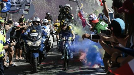 Le Hollandais&nbsp;Steven Kruijswijk dans l'ascension de l'Alpe d'Huez (Isère) lors du Tour de France, le 19 juillet 2018. (PHILIPPE LOPEZ / AFP)