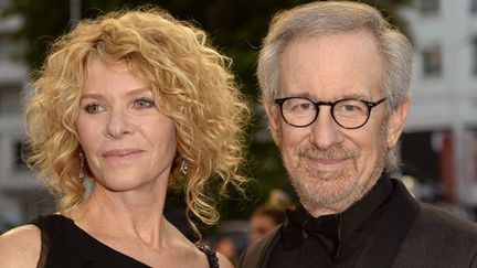 Seven Spielberg et son épouse le 18 mai 2013 à Cannes.
 (ANNE-CHRISTINE POUJOULAT / AFP)