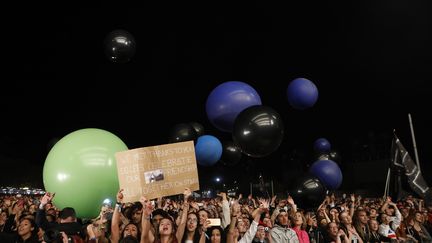 Les fans de Jared Leto sont parfois venus de très loin pour assister au concert très animé et coloré de Thirty Seconds to Mars.
 (Gilles Scarella FTV)