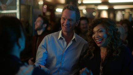 Neil Patrick Harris et&nbsp;Tisha Campbell en meilleurs amis dans la nouvelle série "Uncoupled" disponible sur Netflix.&nbsp; (NETFLIX)