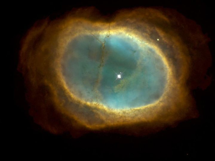 Image de la nébuleuse planétaire de l’anneau austral (NGC 3132) prise par le télescope&nbsp;Hubble et publiée en 1998.&nbsp; (THE HUBBLE HERITAGE TEAM (STSCL /AURA / NASA))