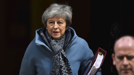 La Première ministre britannique, Theresa May, devant son bureau du 10 Downing Street, à Londres, le 3 avril 2019. (ALBERTO PEZZALI / NURPHOTO / AFP)