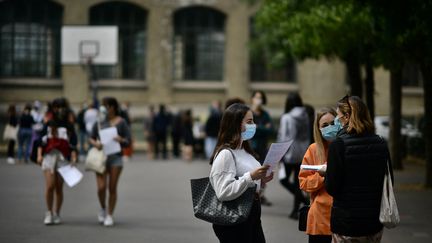 Au&nbsp;lycée&nbsp;Jean-de-La-Fontaine dans le 16e arrondissement de Paris, le 7 juillet 2020. Photo d'illustration. (MARTIN BUREAU / AFP)