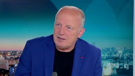 80 ans du Débarquement : "43 000 forces de l'ordre [seront] présentes, ça va être une bonne préparation pour les Jeux olympiques", assure Bruno Pomart, ancien instructeur du RAID (franceinfo)