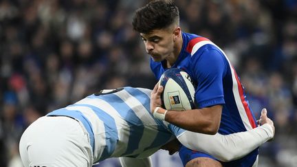 Romain Ntamack a surtout subi les impacts d'une défense argentine coriace, samedi. (FRANCK FIFE / AFP)