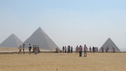 Les pyramides de Gizeh, en Egypte, le 19 juin 2013. (SALOME LEGRAND / FRANCETV INFO)