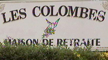 Les policiers se sont présentés lundi matin dans la maison de retraite "Les Colombes". (© F3)