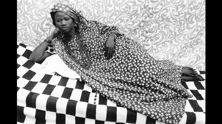 L'odalisque, 1956-1957 (recadrée) (SEYDOU KEÏTA / SKPEAC- COURTESY MAGNIN-A, PARIS)