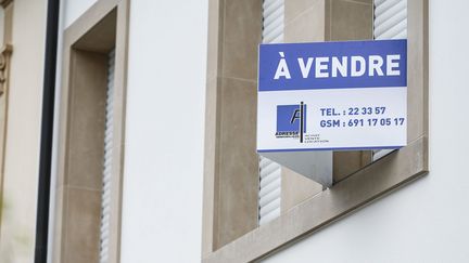 Immobilier : des changements pour l'assurance emprunteur (JEAN-LUC FL?MAL / MAXPPP)