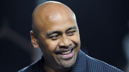 Le légendaire ailier All Black Jonah Lomu tout sourire 