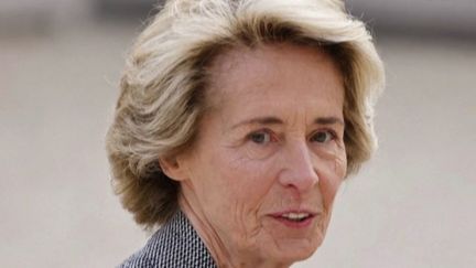 La ministre des Collectivités territoriales, Caroline Cayeux, a présenté ses excuses vendredi 15 juillet à la suite de ses propos sur le mariage homosexuel.&nbsp;En 2013, elle avait en effet qualifié ce mariage de "dessein qui va contre la nature".&nbsp;Des propos qu'elles maintenaient encore en début de semaine. (FRANCEINFO)