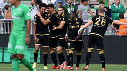 L'OGC Nice mène à Saint-Etienne. (JEAN-PHILIPPE KSIAZEK / AFP)