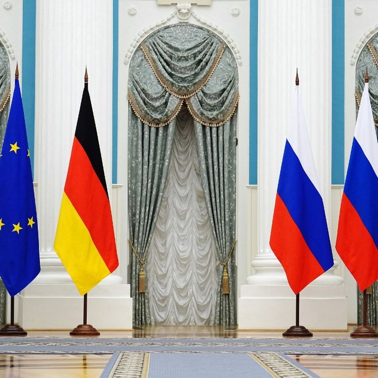 German Chancellor Olaf Scholes and Russian President Vladimir Putin at a joint press conference on February 15, 2022 in the Kremlin, Moscow.  (KAY NIETFELD / DPA / AFP)