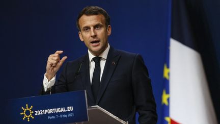 Le président français, Emmanuel Macron, lors d'un déplacement à Porto (Portugal), le 8 mai 2021. (JOSE COELHO / AFP)