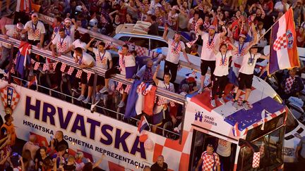 L'équipe de Croatie de retour à Zagreb, avec ses supporters.&nbsp; (ANDREJ ISAKOVIC / AFP)