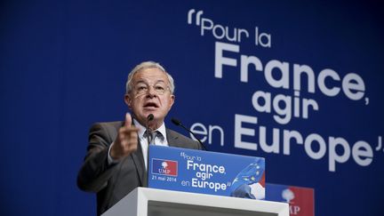 L'eurod&eacute;put&eacute; Alain Lamassoure, t&ecirc;te de liste pour l'UMP aux &eacute;lections europ&eacute;ennes, lors d'un meeting &agrave; Paris, le 21 mai 2014. (MAXPPP)