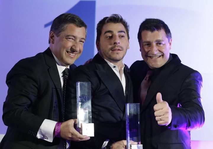 Joan, Jordi et Josep Roca, lors de la remise du prix du meilleur restaurant du monde, &agrave; Londres (Royaume-Uni), le 29 avril 2013. (LEFTERIS PITARAKIS / AP / SIPA)