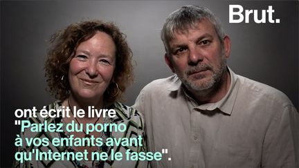 Sur Internet, les enfants ont facilement accès à des contenus pornographiques. Les écrivains Anne de Labouret et Christophe Butstraen expliquent pourquoi il est nécessaire d’aborder le sujet avec eux.