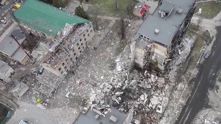 En Ukraine, la ville de Borodyanka comptait avant la guerre 13 000 habitants. C'est désormais un champ de ruines. Presque tous les bâtiments ont été détruits. (FRANCE 2)