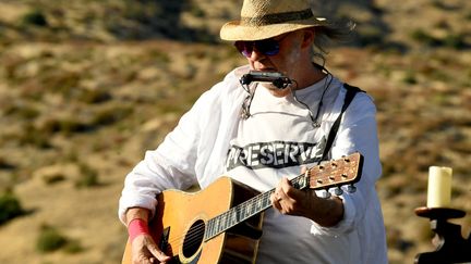 Le chanteur Neil Young en septembre 2022. (KEVIN WINTER / GETTY IMAGES NORTH AMERICA)