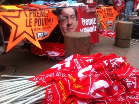 Les drapeaux du Front de gauche sont prêts... à être agités. (CR)