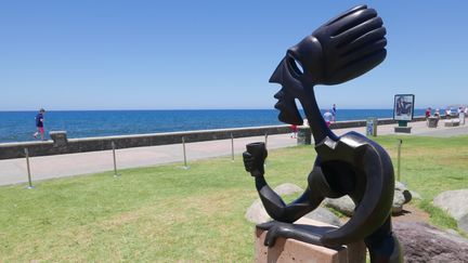 Le monument aux Bars a été inauguré à San Bartolomé de Tirajana, sur l'île de Grande Canarie, parce que c'est la ville de plus de 50 000 habitants qui a la plus forte densité de bars en Espagne. (MATHIEU DE TAILLAC / RADIO FRANCE)