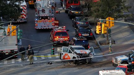 L'homme a foncé sur les passants et les cyclistes le long d'une avenue qui longe l'Hudson, empruntant notamment une piste cyclable. (ANDREW KELLY / REUTERS)