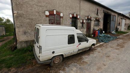 &nbsp; (La maison de Montzéville dans la Meuse et la camionnette de l'homme mis en examen dans l'enlèvement de Berenyss © Maxppp)