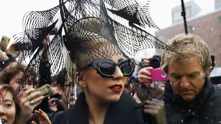 Lady Gaga en mode cr&eacute;pinette. (BRIAN SNYDER / REUTERS)