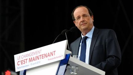 François Hollande tient meeting à Vincennes, le 15 avril 2012. (AFP - Martin Bureau)