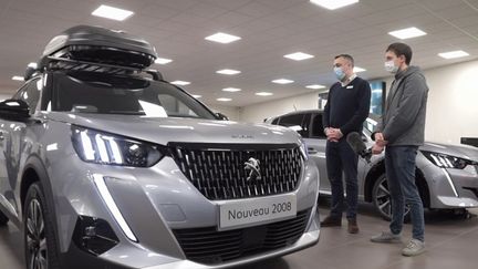 Automobile : le groupe Stellantis verse 4 000 euros de prime à ses salariés