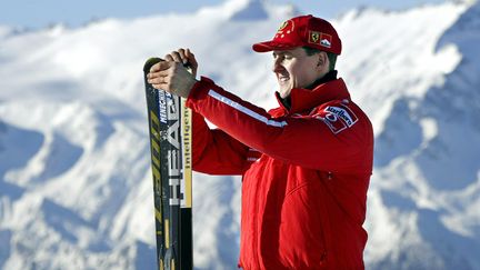 Michael Schumacher, le 17 janvier 2003, &agrave; Madonna di Campiglio (Italie). (VINCENZO PINTO / AFP)