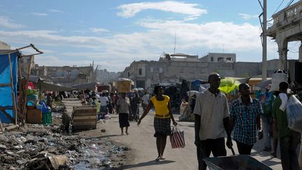 Difficile de dire au premier coup d'oeil ce qui a chang&eacute; &agrave; Port-au-Prince depuis deux ans. (SWOAN PARKER / REUTERS)