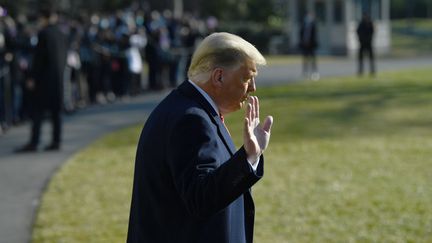 Donald Trump quitte la Maison Blanche (Washington, Etats-Unis), le 12 janvier 2021. (BRENDAN SMIALOWSKI / AFP)