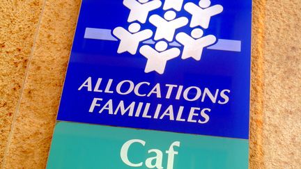 Le logo des allocations familiales qui gèrent le RSA.&nbsp; (JULIO PELAEZ / MAXPPP)