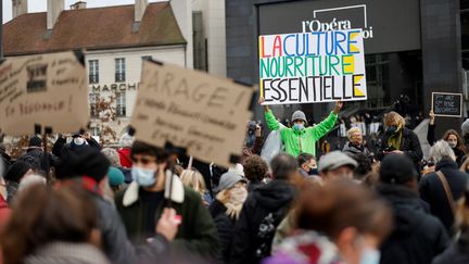 A Paris lors d'une manifestation secteur culturel contre la fermeture prolongée des lieux de culture, le 15 décembre 2020. Photo d'illustration. (THOMAS COEX / AFP)