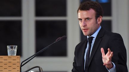 Duel politique : jusqu'où peut aller Emmanuel Macron ?