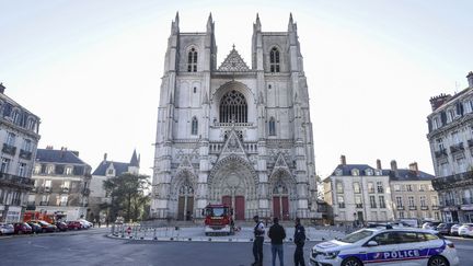 La cathédrale de Nantes (Loire-Atlantique), le 19 juillet 2020, au lendemain de l'incendie qui a détruit son grand orgue. (SEBASTIEN SALOM-GOMIS / AFP)