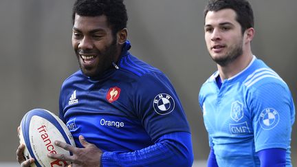 Brice Dulin et Noa Nakaitaci à l'entraînement chez les Bleus (FRANCK FIFE / AFP)